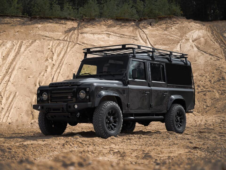 Image 1/41 of Land Rover Defender 110 (1992)
