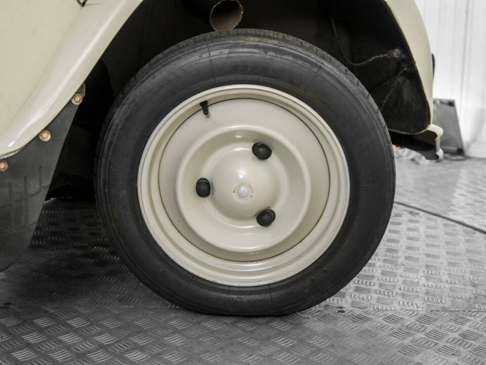 Image 44/50 de Citroën 2 CV 6 (1986)