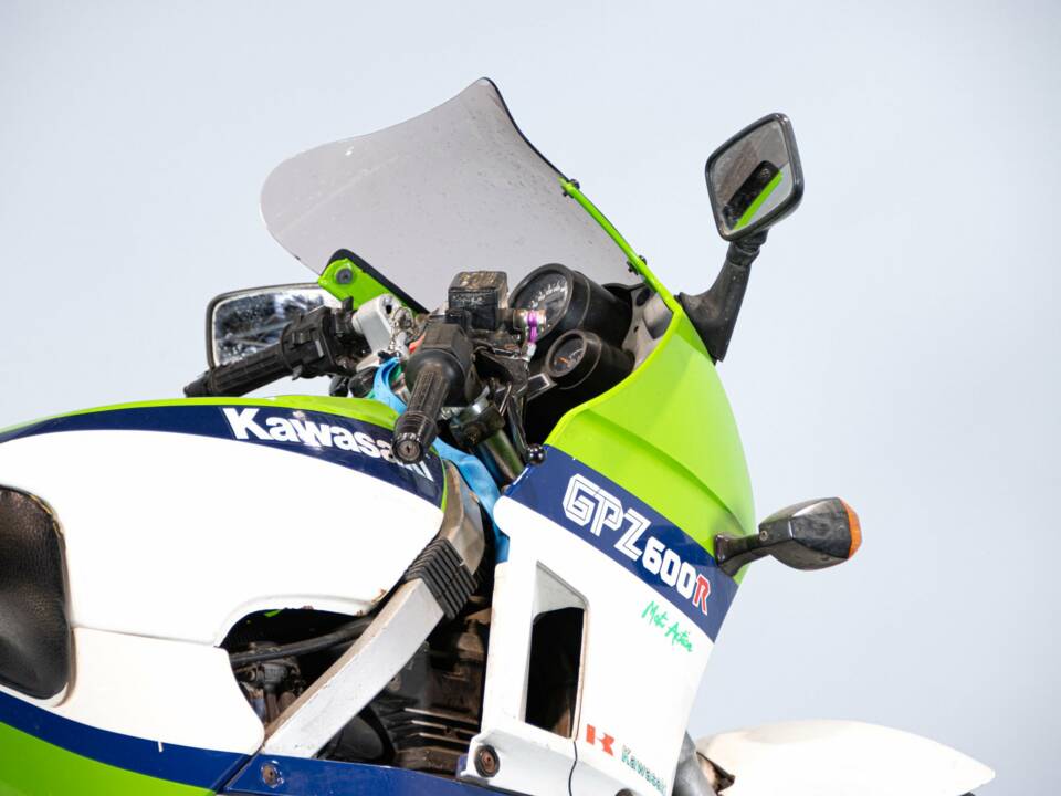Image 10/36 of Kawasaki GPZ 600 R (1985)