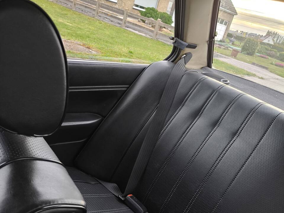 Image 9/22 of BMW 323i (1982)