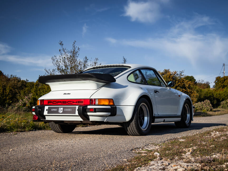 Image 37/50 of Porsche 911 Turbo 3.3 Flatnose (1982)