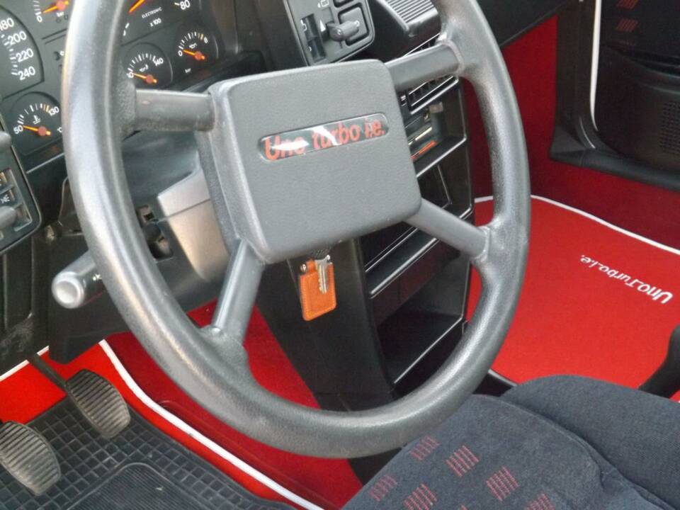 Image 13/50 de FIAT Uno Turbo i.e. (1991)