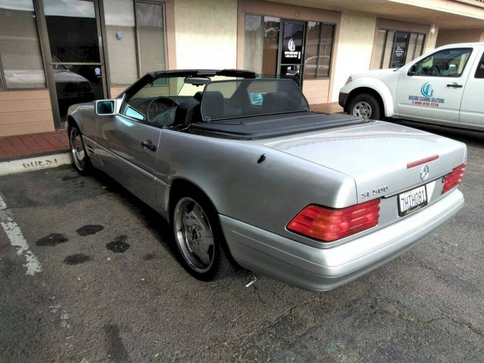 Image 13/40 of Mercedes-Benz SL 500 (1996)