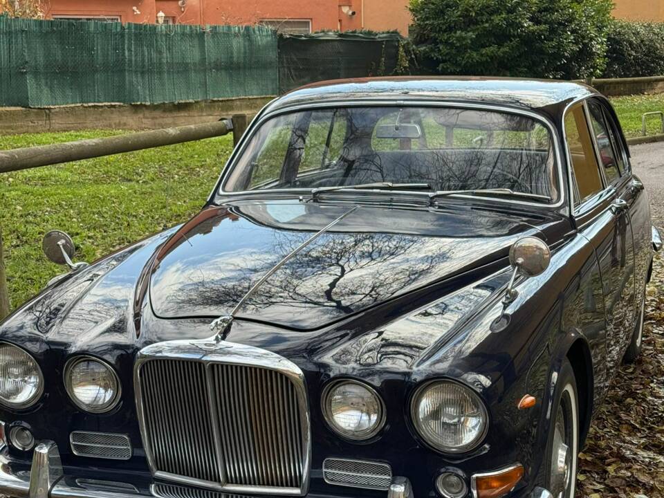 Image 4/51 of Jaguar 420 (1967)