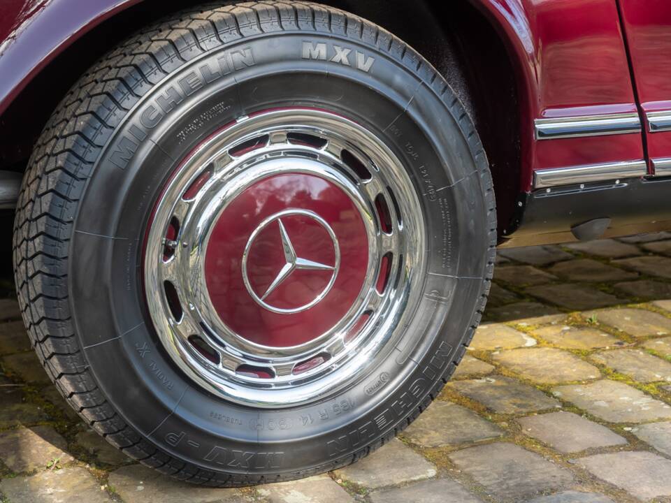Image 12/35 de Mercedes-Benz 230 SL (1963)