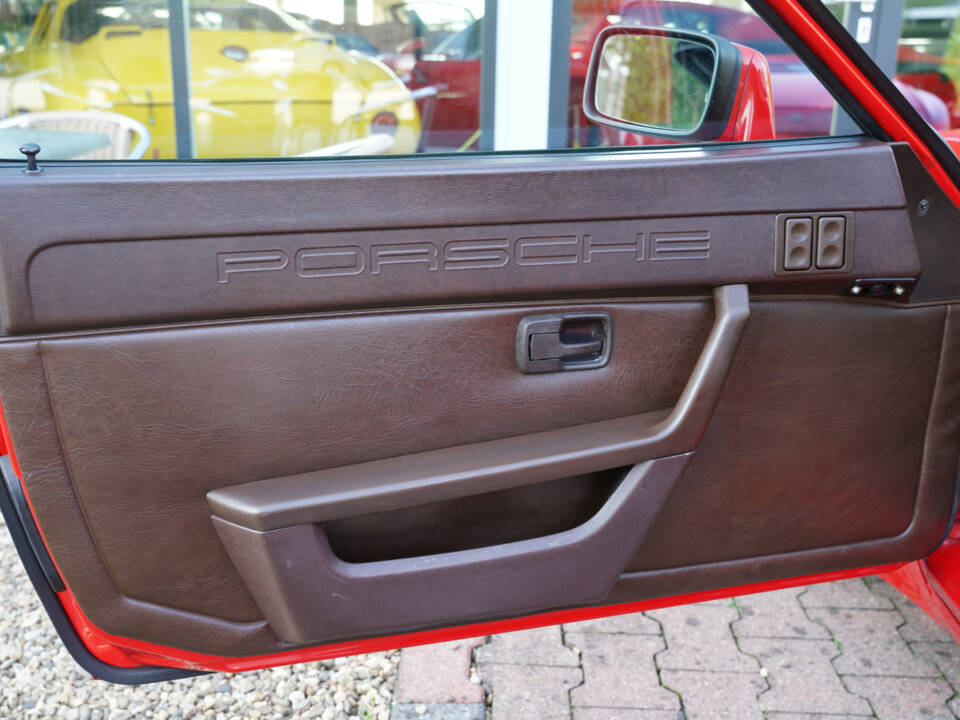 Image 33/50 of Porsche 924 (1981)
