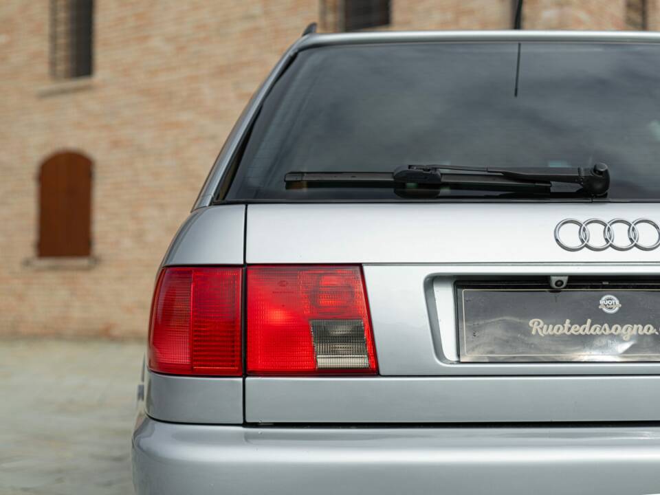 Bild 10/50 von Audi A6 Avant 2.0 quattro (1995)