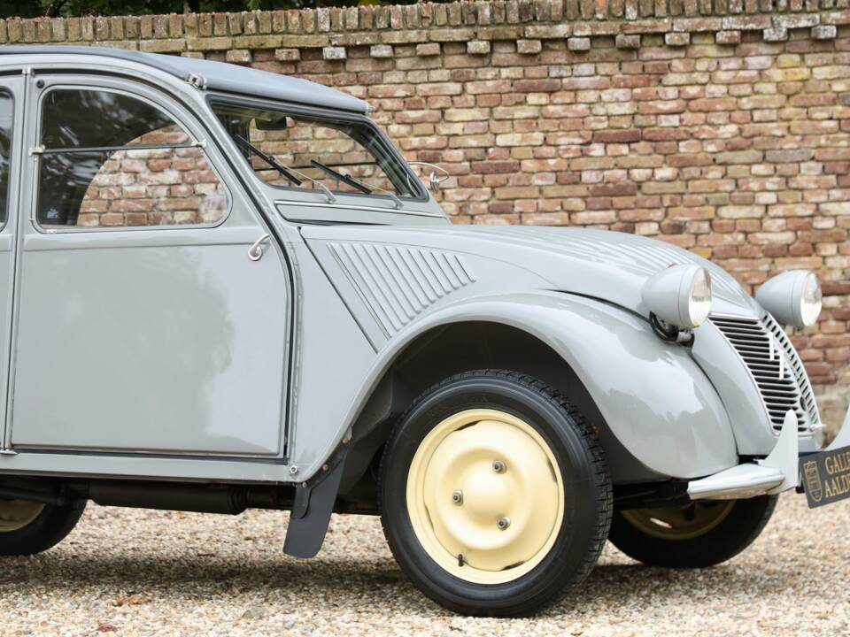 Image 21/50 of Citroën 2 CV AZ (1955)