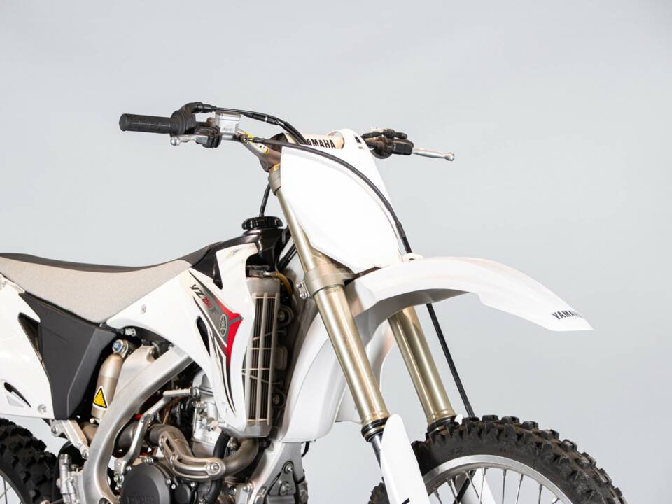 Image 25/50 de Yamaha DUMMY (2008)