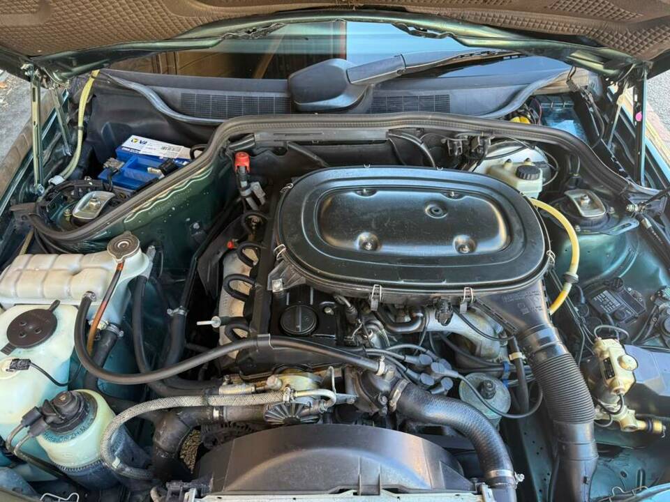 Bild 15/21 von Mercedes-Benz 190 E 2.3 (1991)