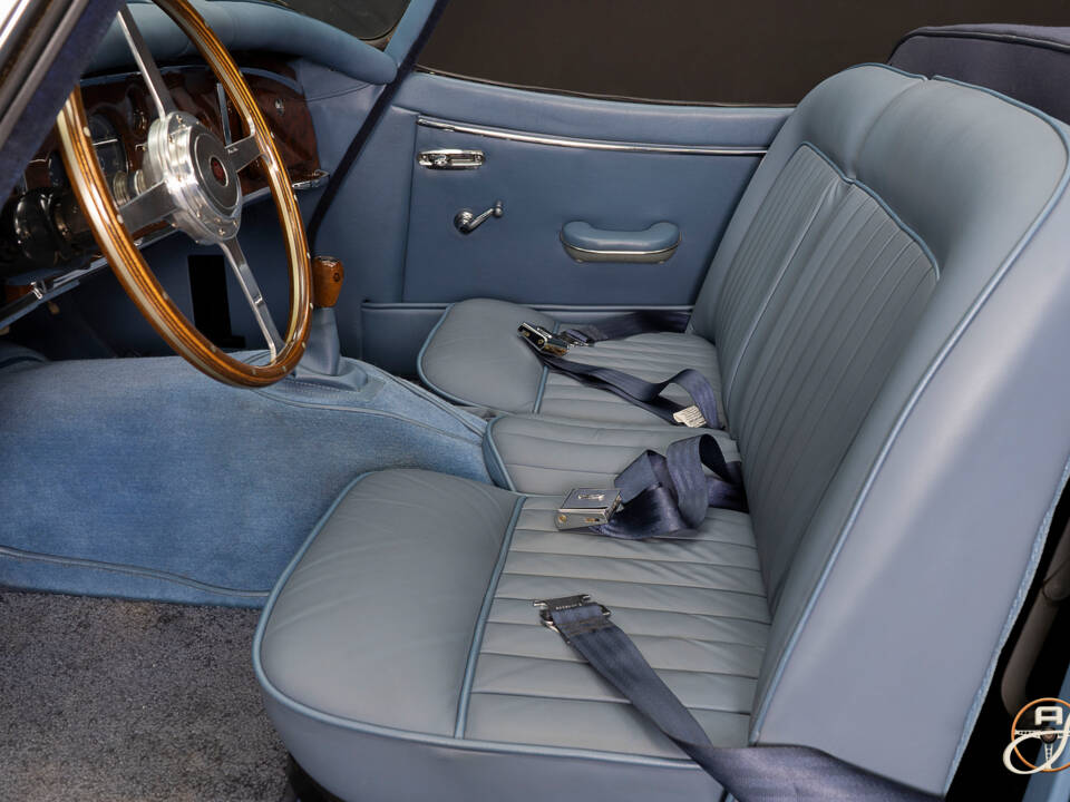 Image 11/18 of Jaguar XK 150 OTS (1958)