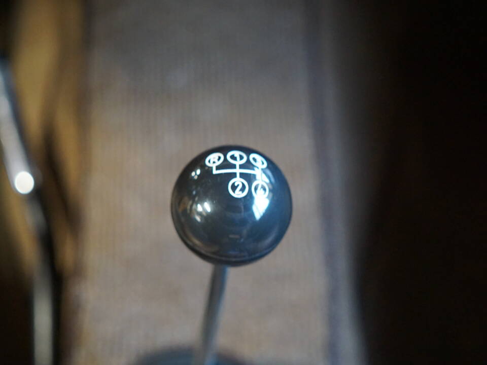 Image 16/29 of Mercedes-Benz 230 SL (1965)
