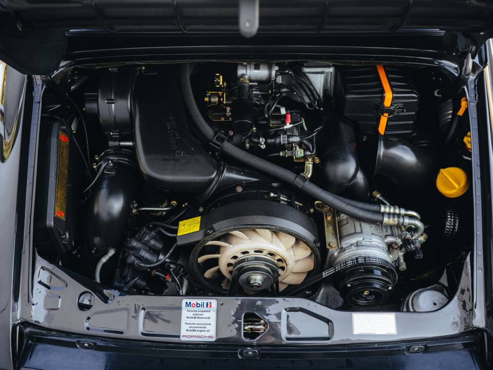 Bild 35/39 von Porsche 911 Carrera 4 (1993)