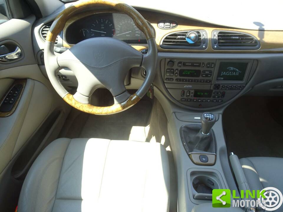Imagen 10/39 de Jaguar S-Type 3.0 V6 (2000)