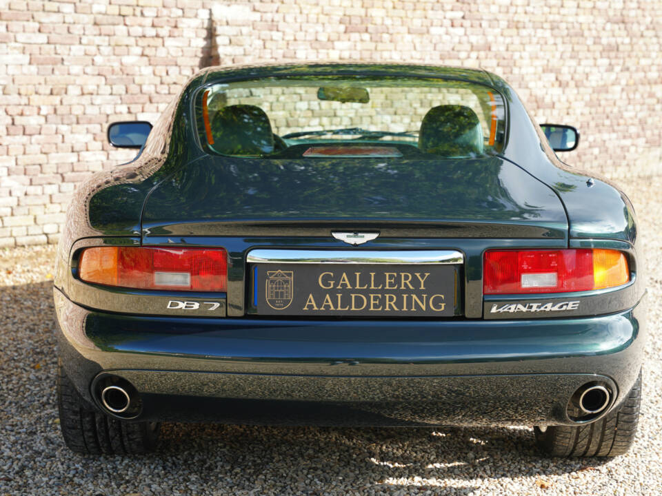 Image 23/50 de Aston Martin DB 7 Vantage (2001)