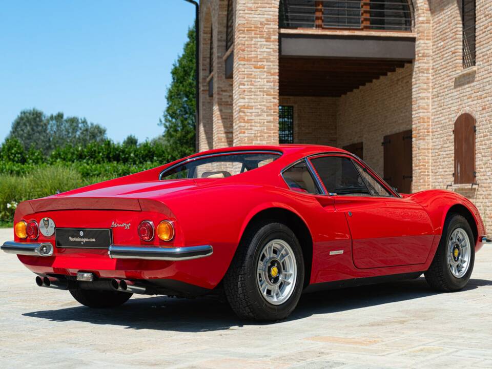 Image 8/50 de Ferrari Dino 246 GT (1971)