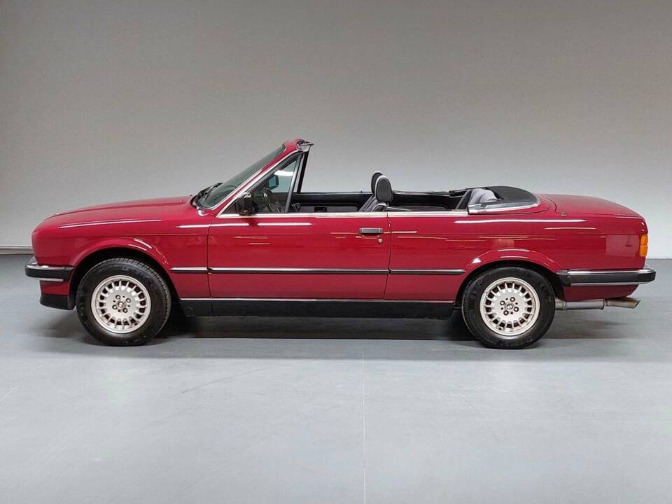 Immagine 4/14 di BMW 320i (1990)