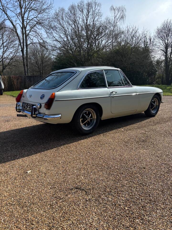Bild 2/20 von MG MGB GT (1972)