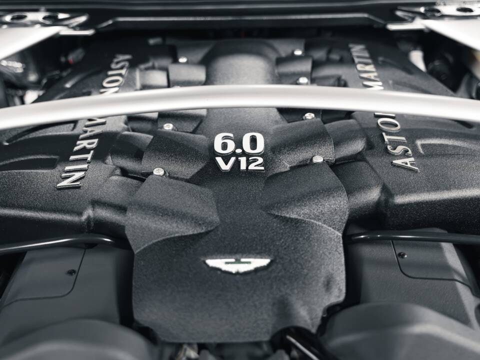 Image 23/38 of Aston Martin Virage (2012)