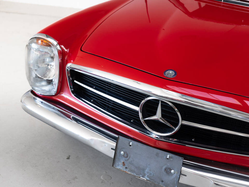 Image 22/30 of Mercedes-Benz 280 SL (1968)