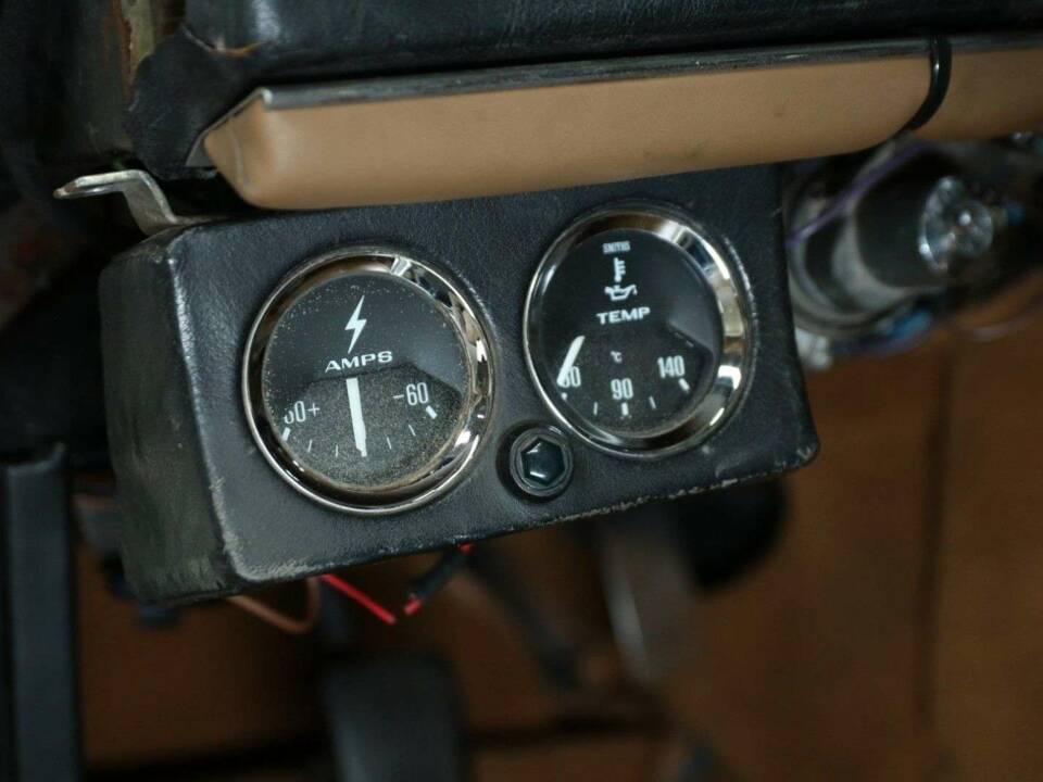 Image 13/50 of Jensen Interceptor  MK III (1974)