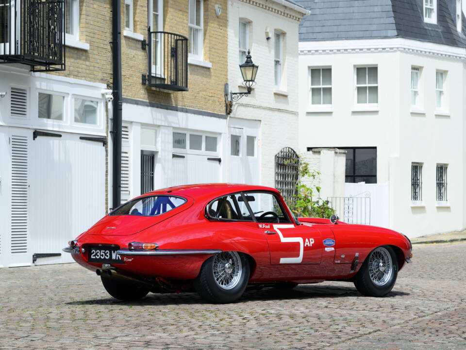 Image 11/19 of Jaguar E-Type &quot;Lightweight&quot; (1962)