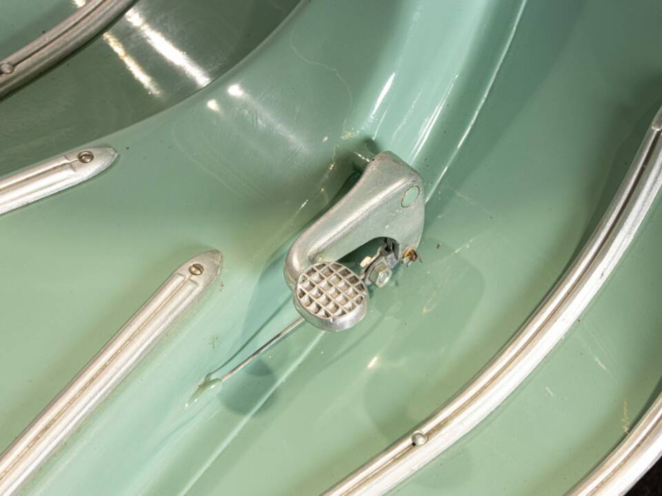 Immagine 46/50 di Piaggio Vespa 125 (1953)