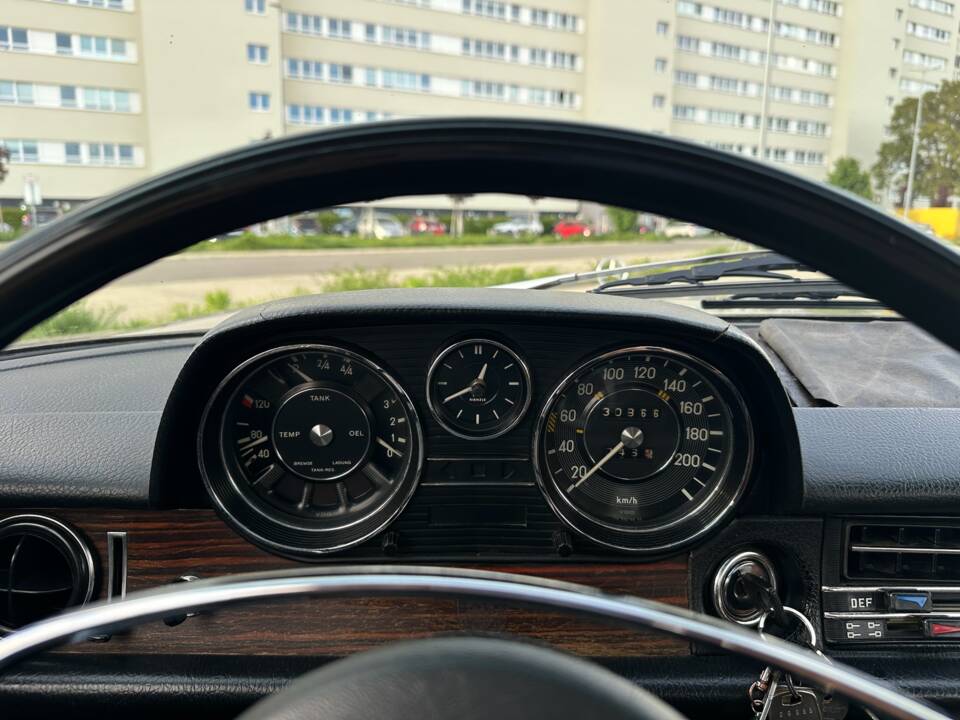 Bild 17/27 von Mercedes-Benz 250 CE (1970)