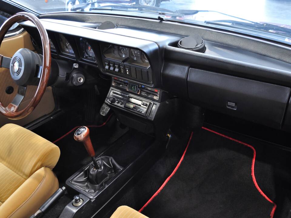 Bild 27/29 von Alfa Romeo GTV 2.0 (1984)