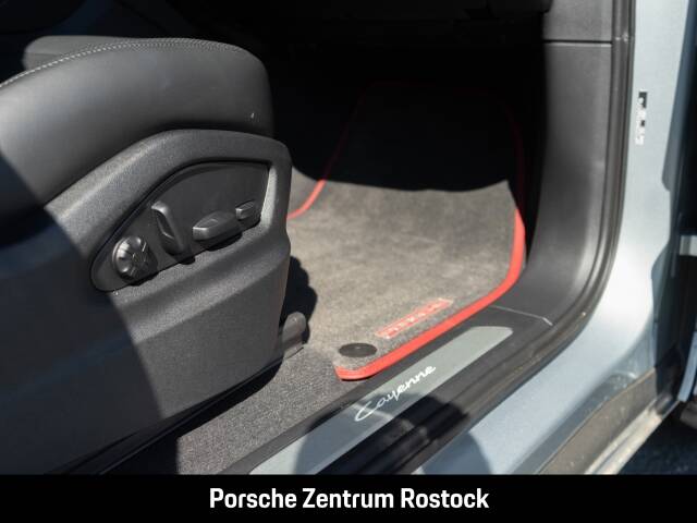 Bild 20/31 von Porsche Cayenne Coupé E-Hybrid (2026)