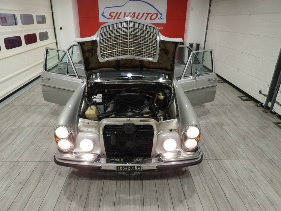 Bild 12/15 von Mercedes-Benz 280 SE 3,5 (1972)