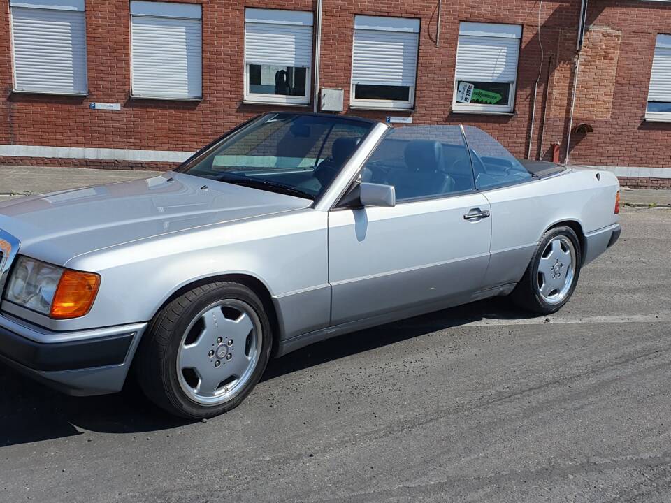 Imagen 28/94 de Mercedes-Benz 300 CE-24 3.4 AMG (1992)