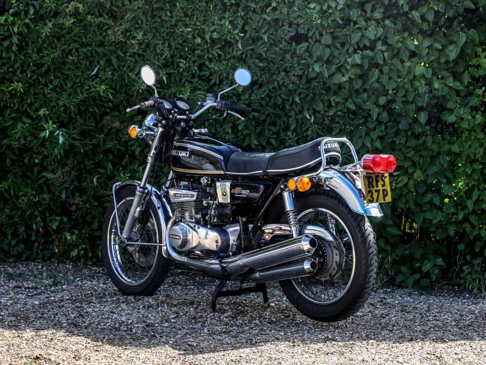 Image 6/25 of Suzuki GT 550 II (1976)