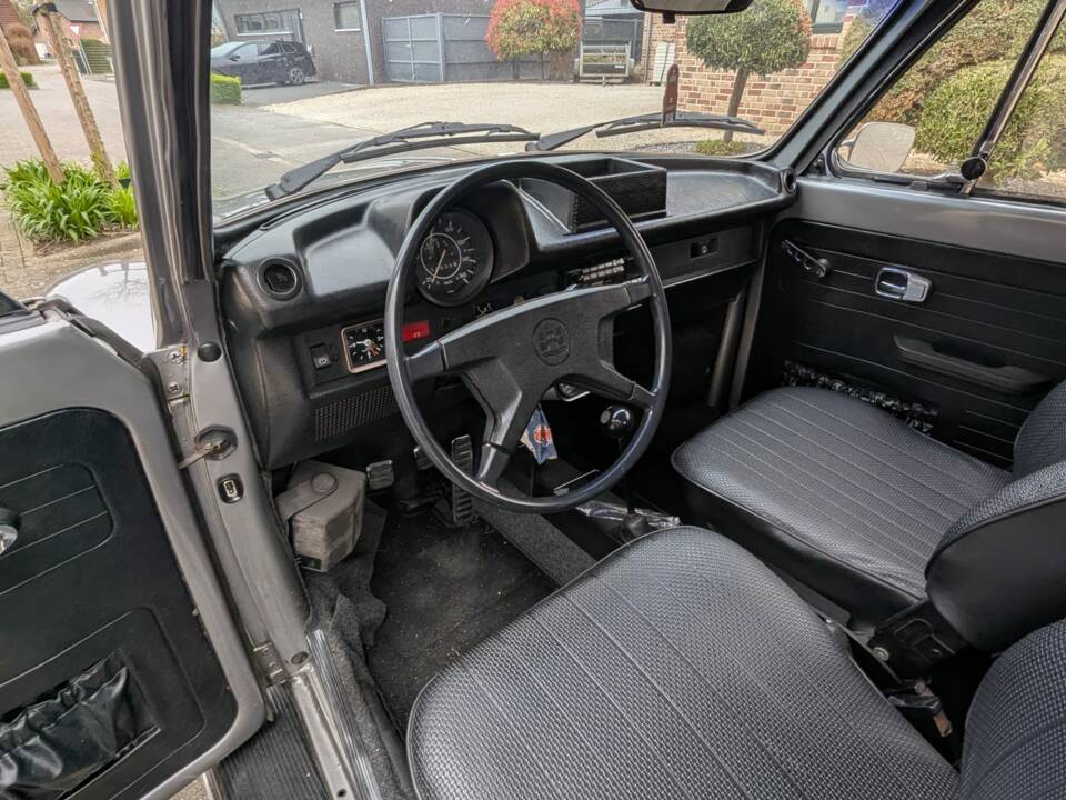Image 9/27 of Volkswagen Beetle 1303 LS (1977)
