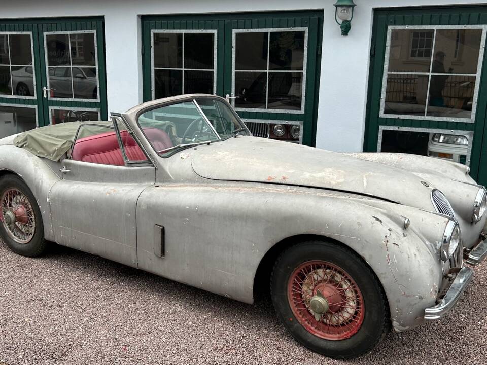 Image 3/16 of Jaguar XK 120 DHC (1950)