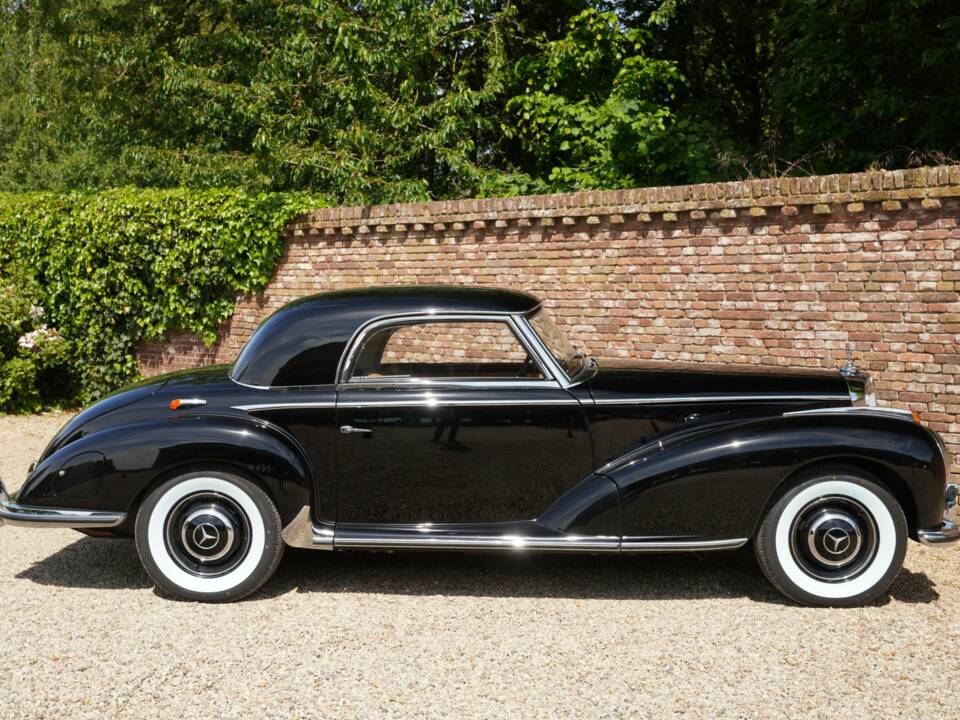 Image 36/50 of Mercedes-Benz 300 S (1953)