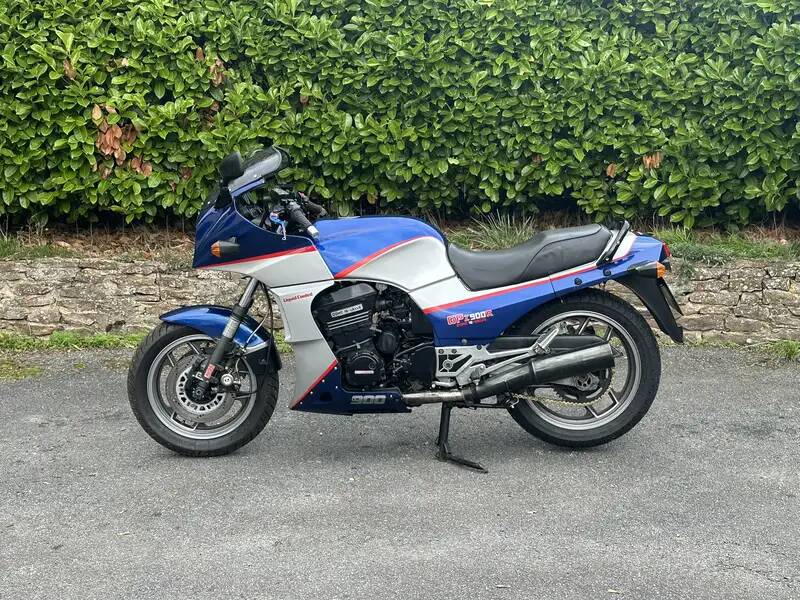 Image 3/18 of Kawasaki GPz 900 R Ninja (1985)