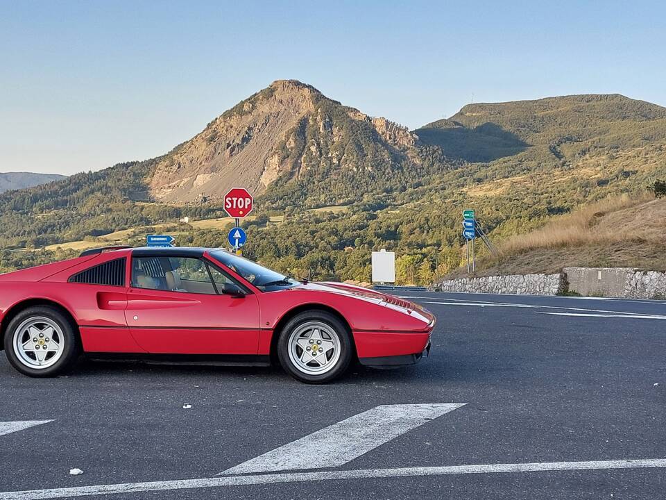 Image 1/12 de Ferrari 328 GTS (1986)