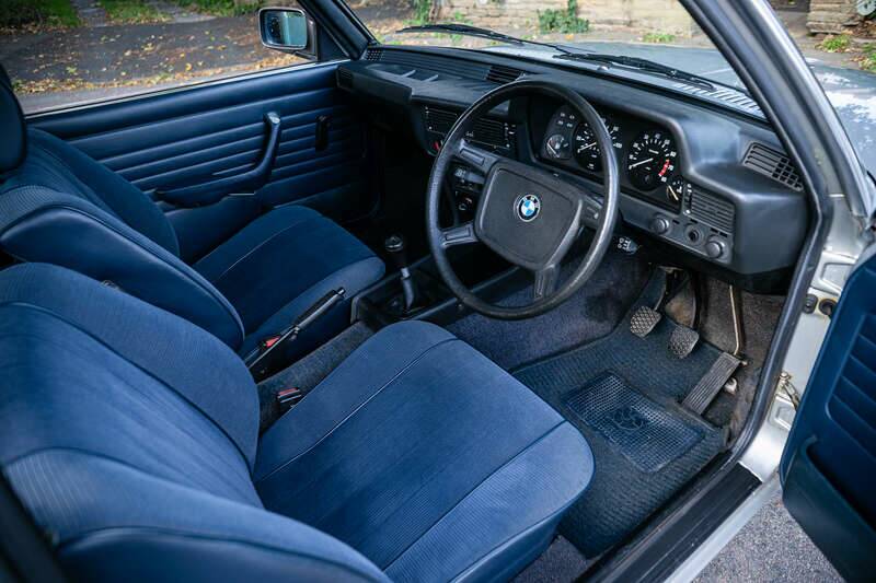 Image 2/50 of BMW 316 (1982)