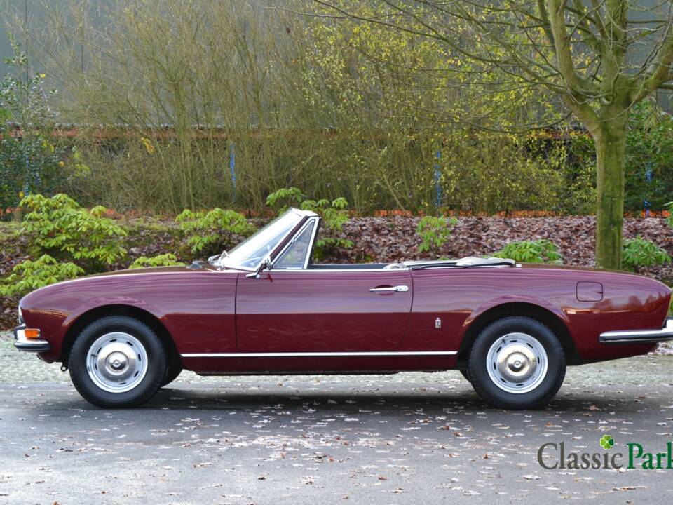 Bild 2/38 von Peugeot 504 Convertible (1970)