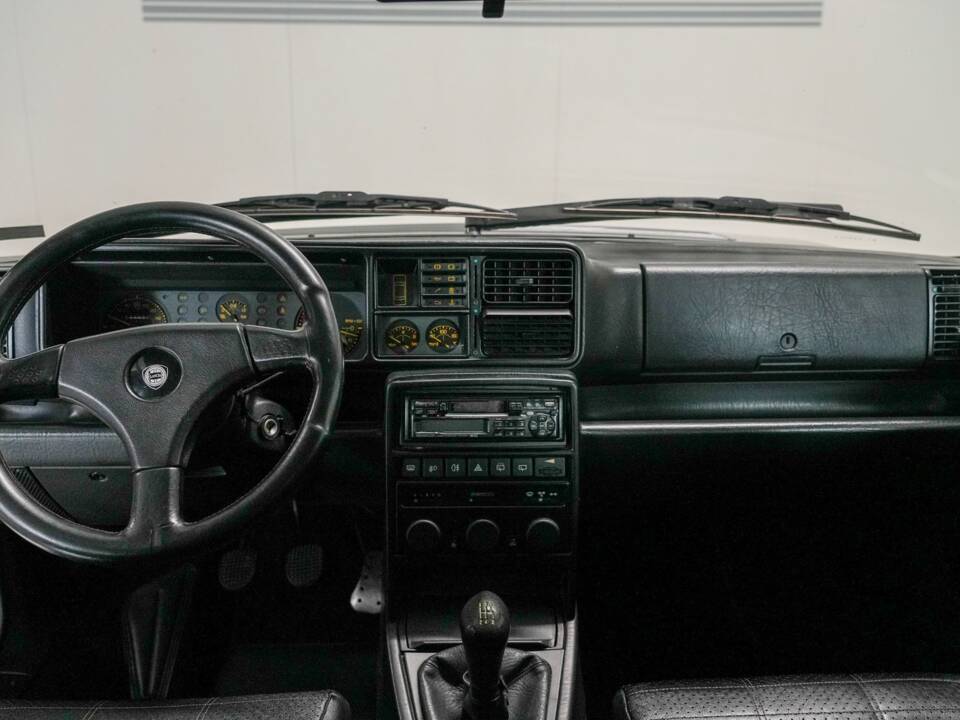 Bild 2/48 von Lancia Delta HF Integrale Evoluzione I (1992)