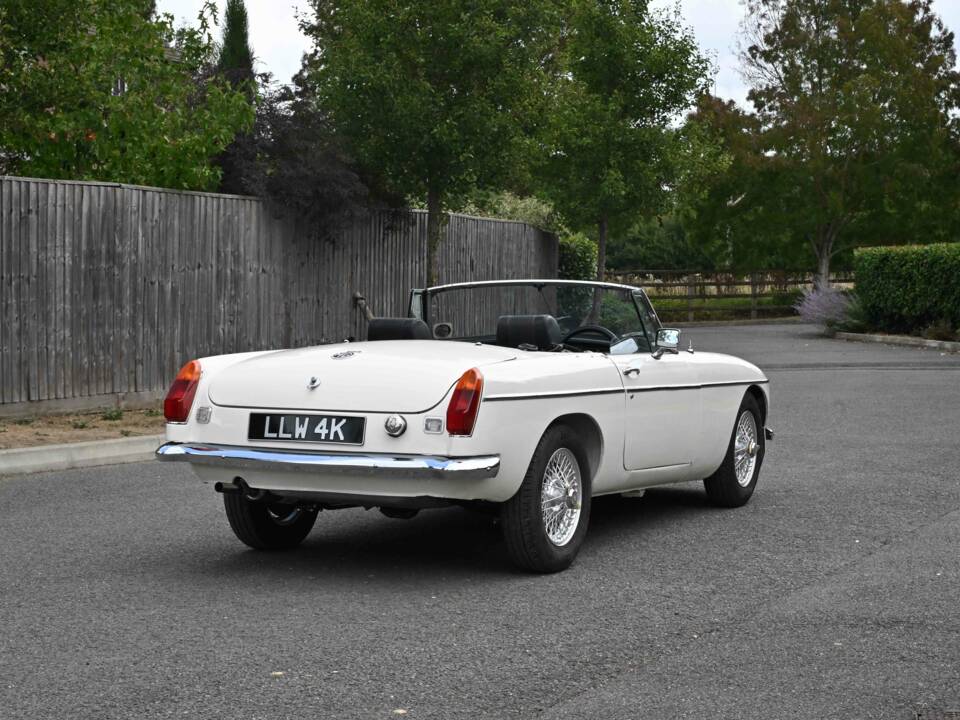Image 11/50 of MG MGB (1972)