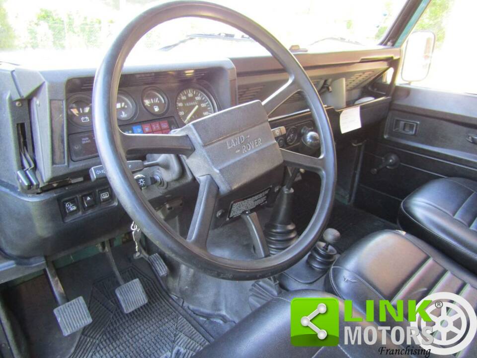 Image 2/10 of Land Rover 90 (1987)