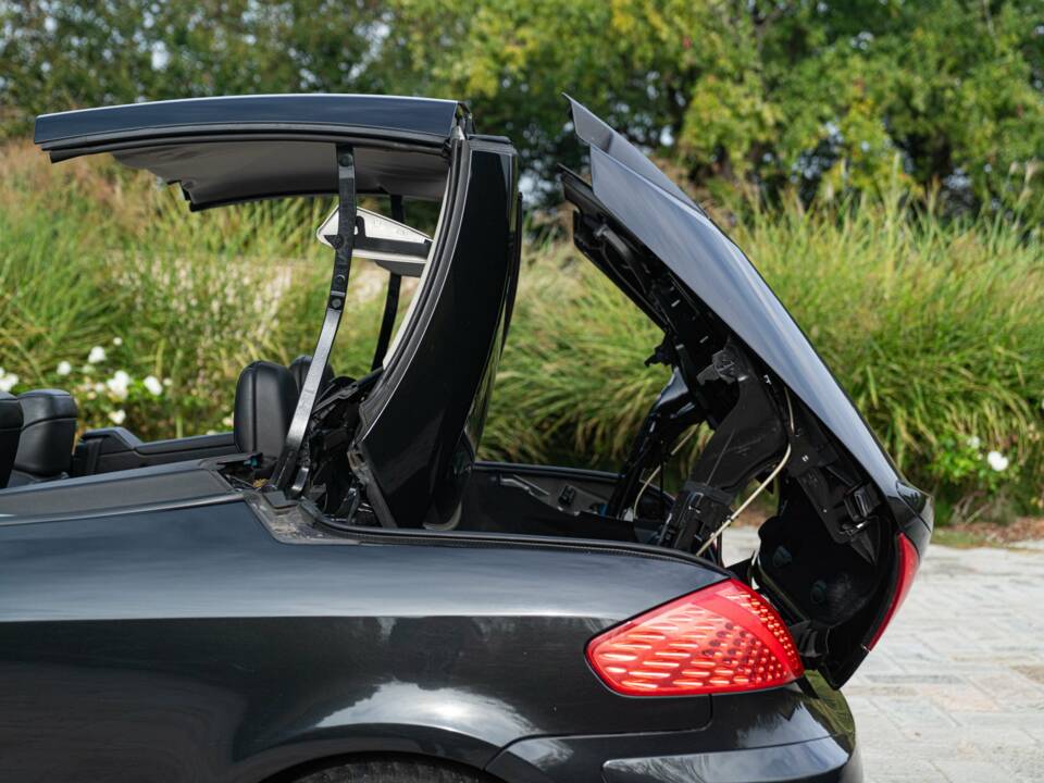 Bild 19/50 von Peugeot 307 CC 2.0i (2004)