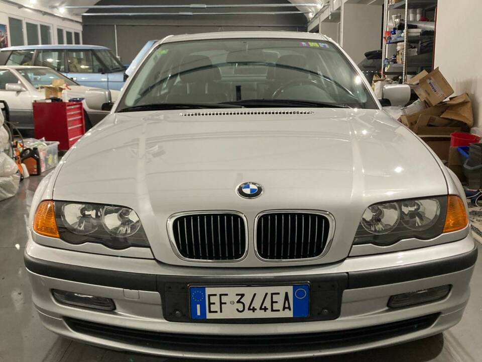 Image 5/30 of BMW 323i (1998)