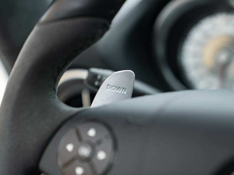 Image 33/50 of Mercedes-Benz SLS AMG (2010)