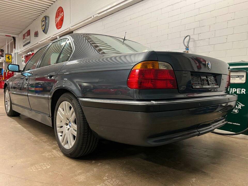 Image 15/20 de BMW 740i (1998)