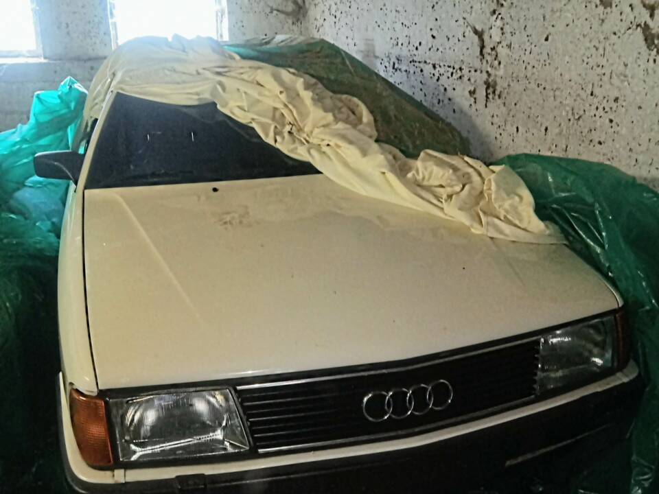 Bild 4/8 von Audi 100 Avant 2.0 Diesel (1982)