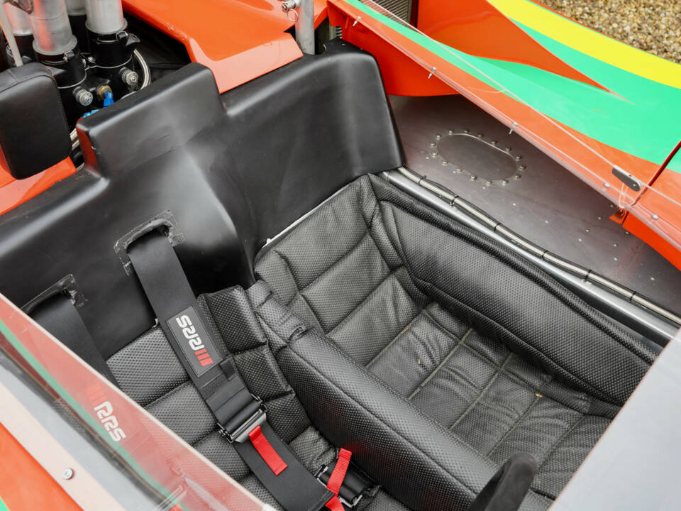 Image 37/50 of McLaren M8C (1970)