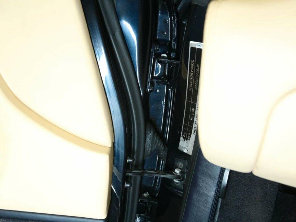 Image 11/49 de Bentley Azure (2006)